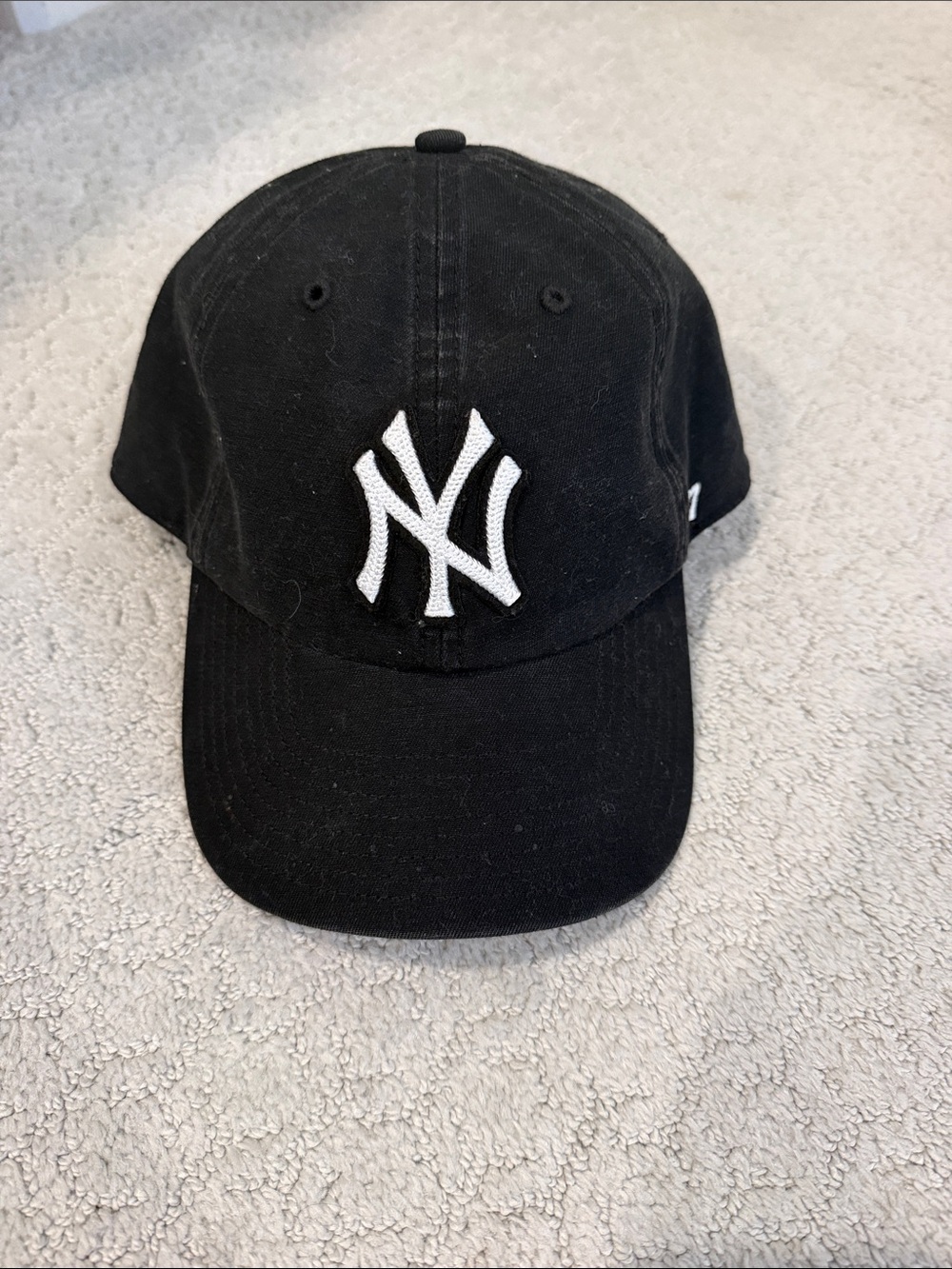 New York Yankees Black Baseball Cap - Classic Logo